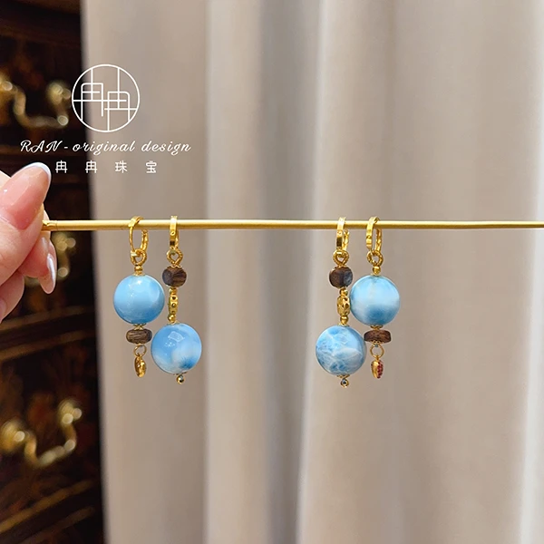 潇冉冉珠宝 18K金海纹石耳饰多样性发一件