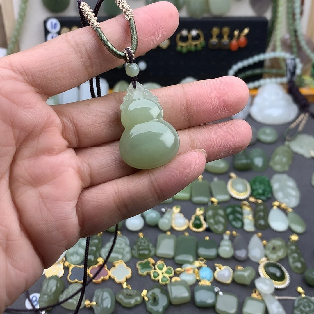 和田玉未镶嵌吊坠(不含链)