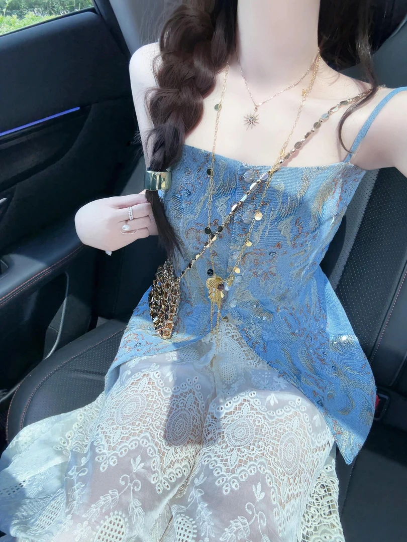 新中式国风浅蓝色吊带背心2025新款小众掐腰上衣杏色裤子两件套女