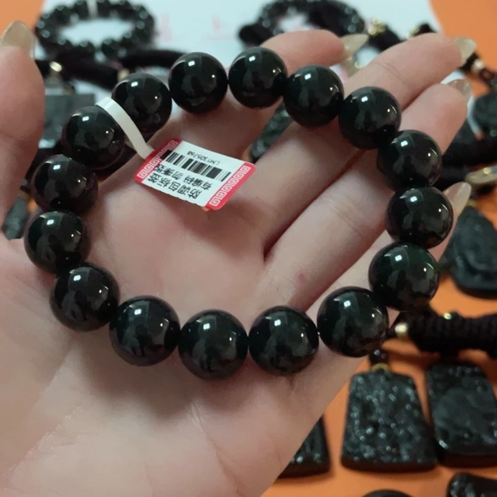 翡翠颈饰未镶嵌良*