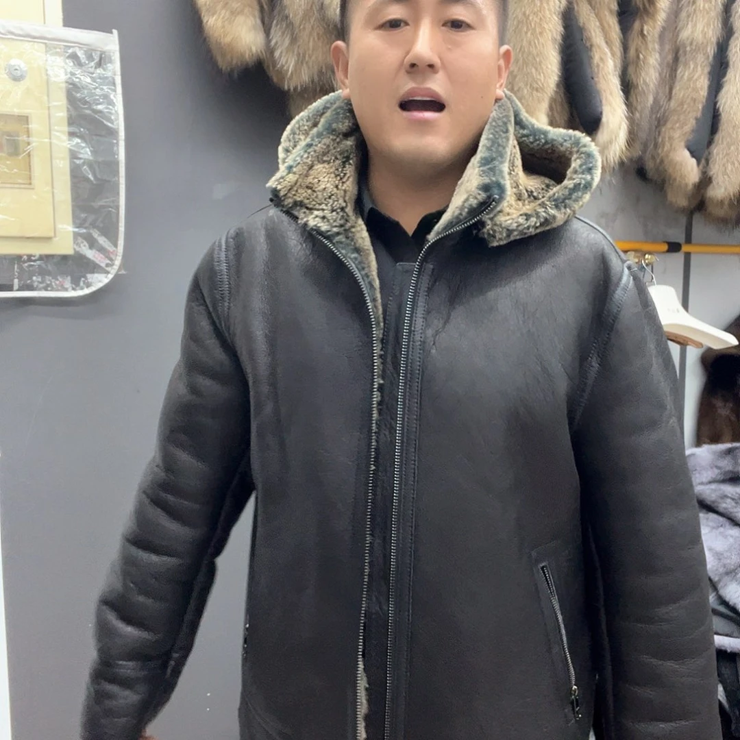 黑色飘金毛帽款皮毛一体