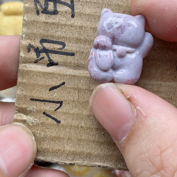 颈饰未镶嵌硅化珊瑚（珊瑚玉）鹭*