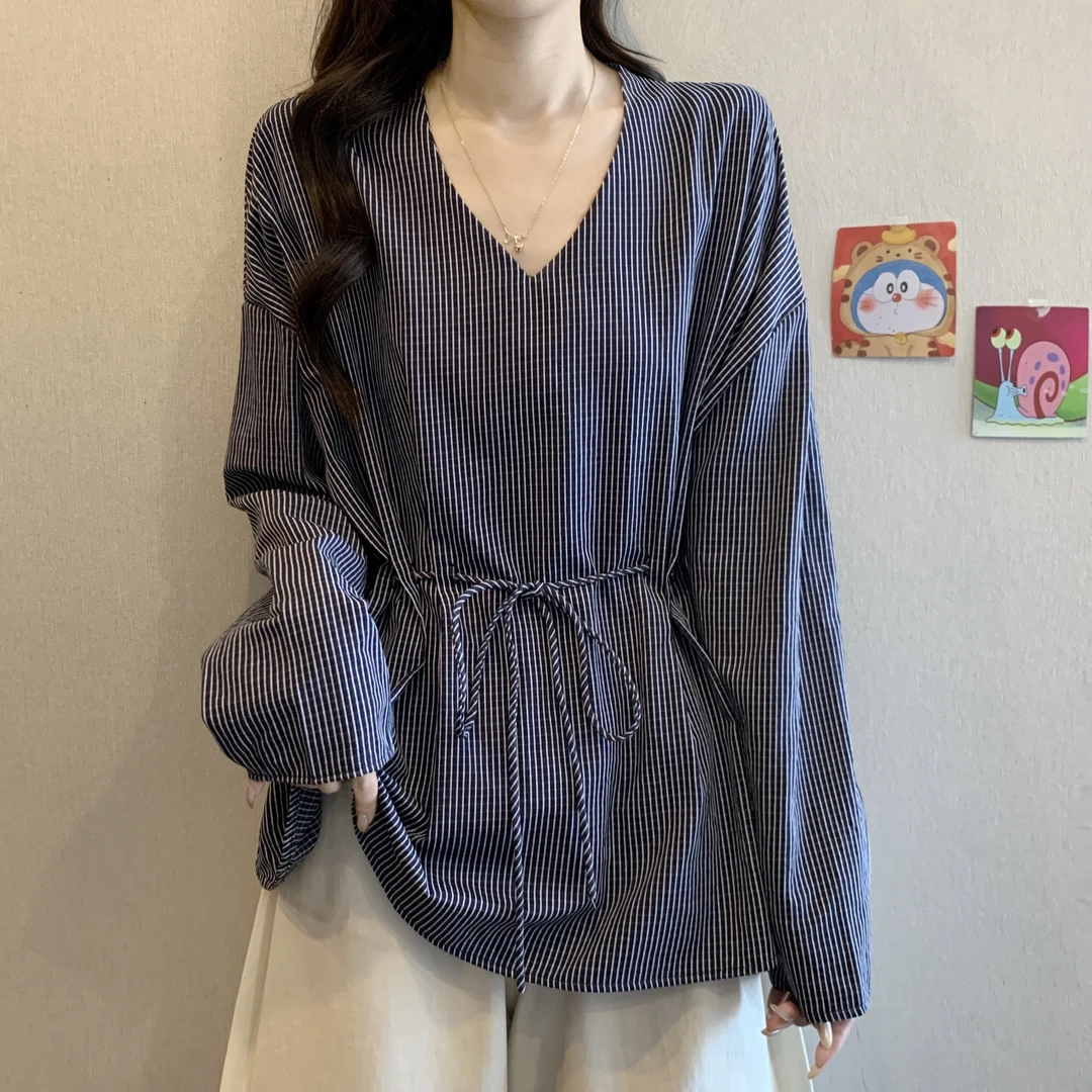 大码女装遮肚子长袖条纹正肩衬衫女春秋胖妹妹宽松设计感绑带上衣