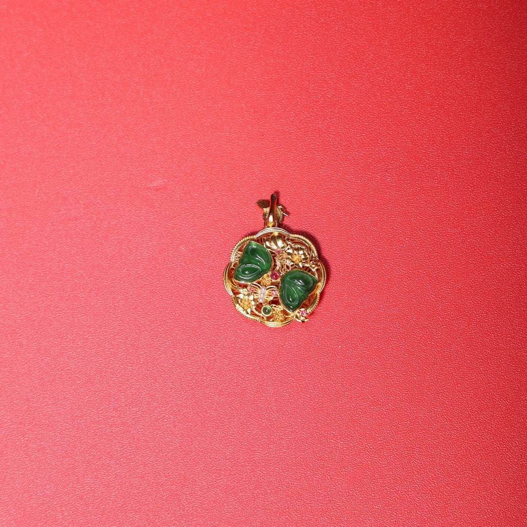 苏工国风蝴蝶翡翠吊坠