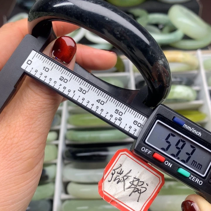 蛇纹石玉未镶嵌手镯625