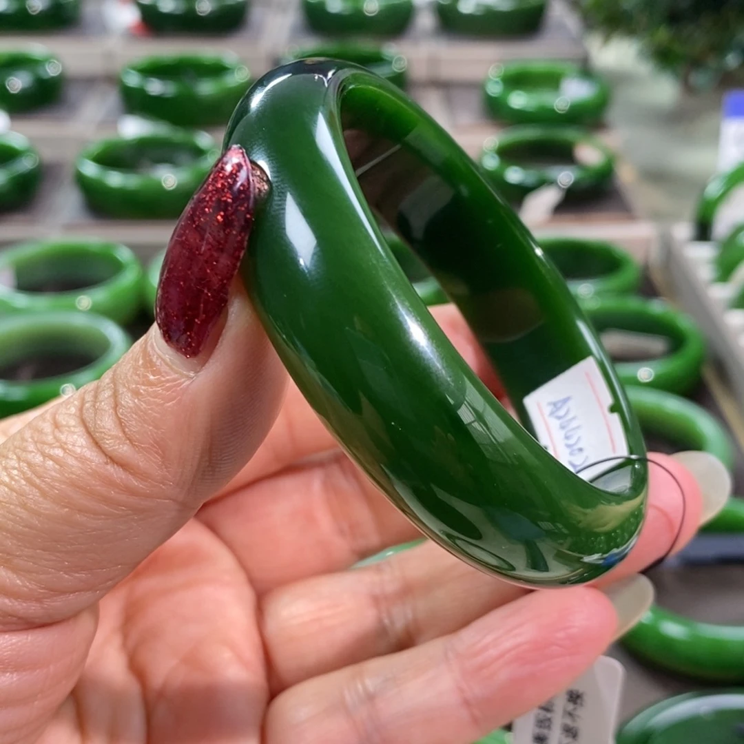 宋***业和田玉（碧玉）手镯未镶嵌