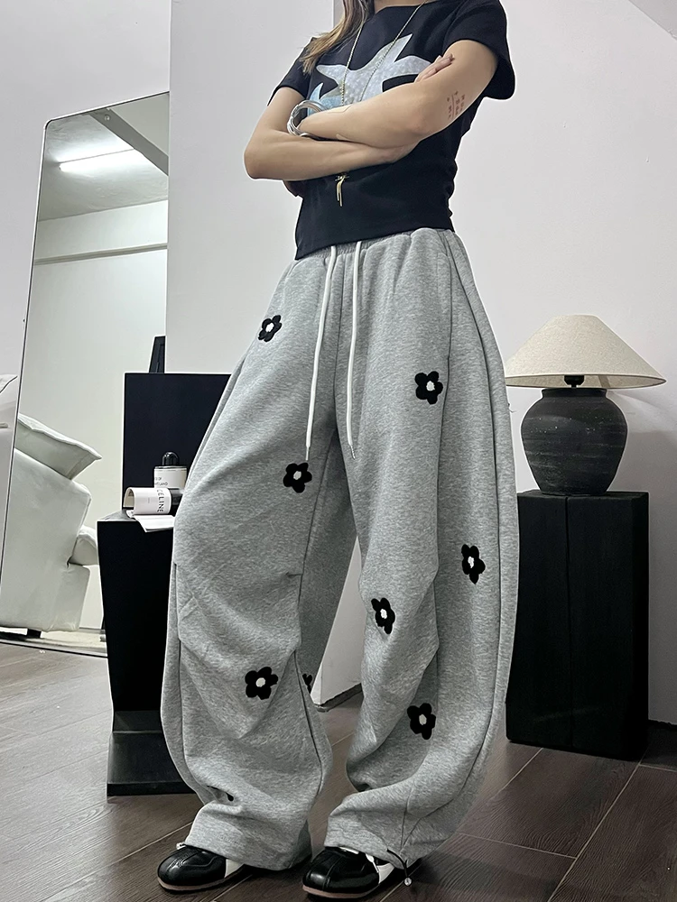 美式复古花朵刺绣跳舞弯刀卫裤女2025新款辣妹休闲宽松阔腿镰刀裤