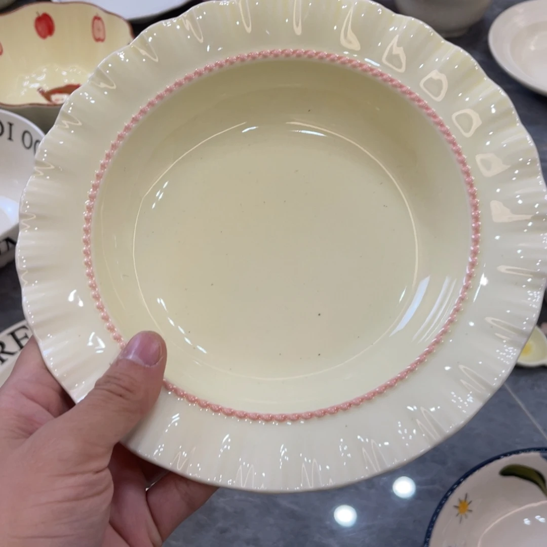 陶瓷微瑕餐具介意勿拍，满18飞！