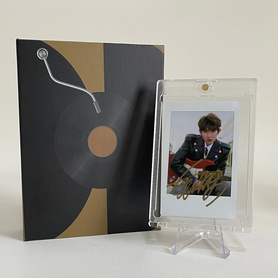 A7681【王源】白边 正品签名3寸拍立得照片