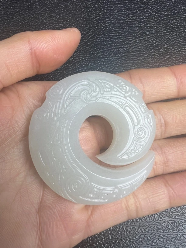 和田玉时来运转挂件