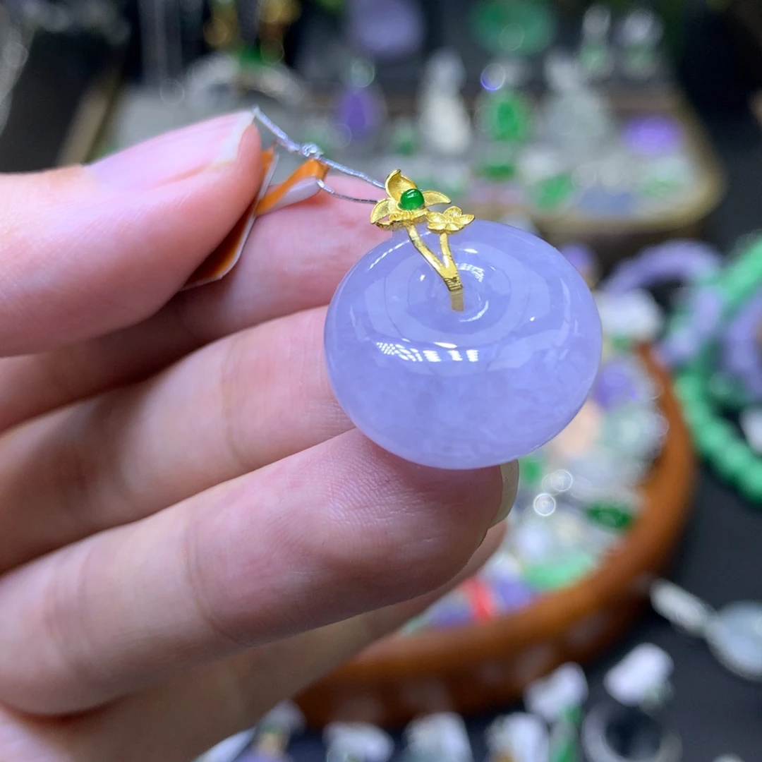 颈饰18K金镶嵌翡翠