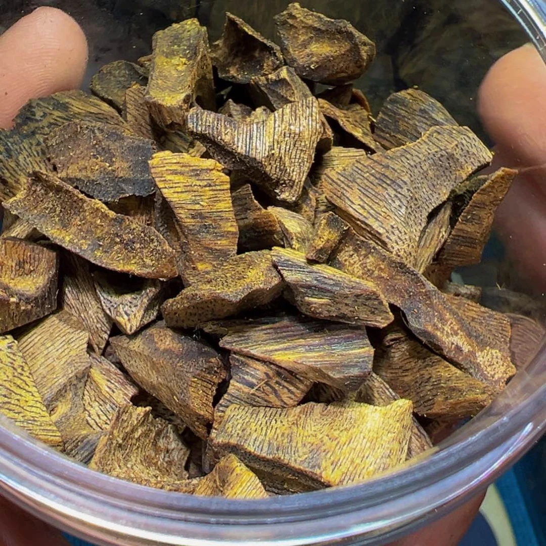 肖****手把件沉香沉香奇楠绿棋壳子老料40克