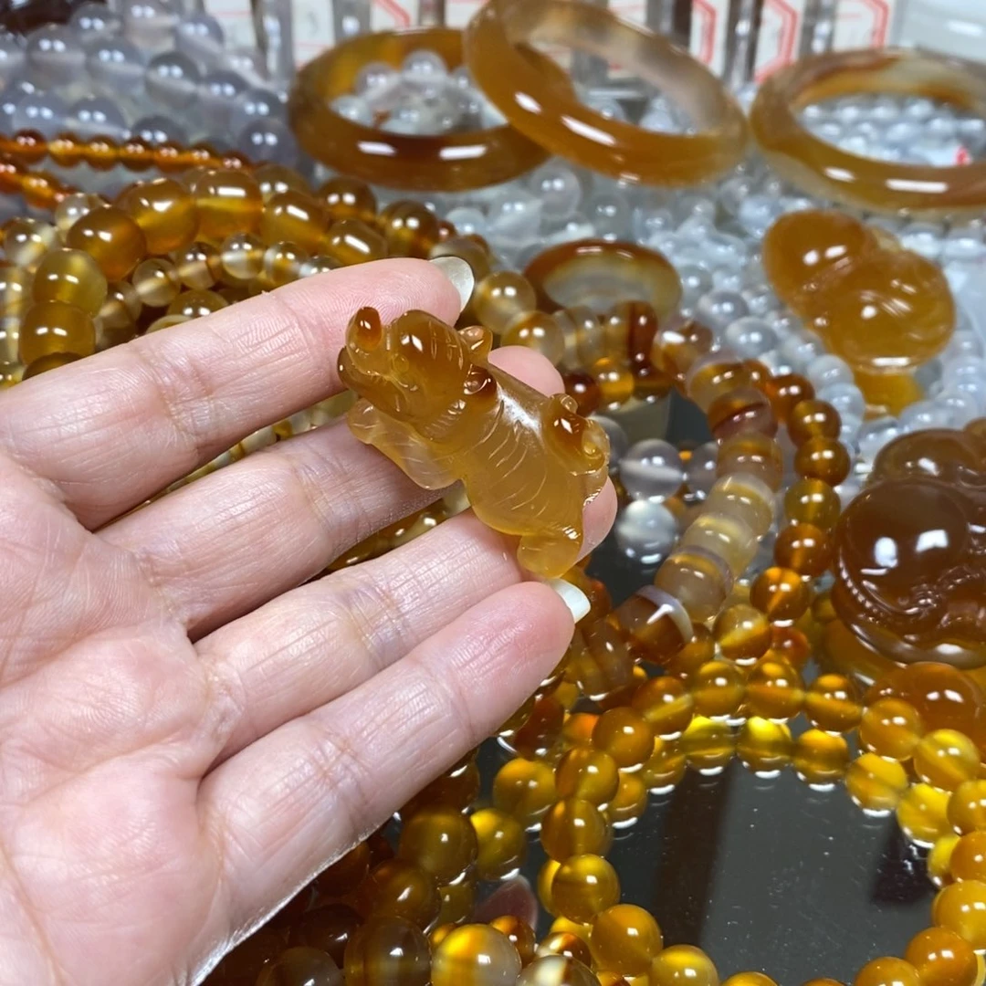 玛瑙/玉髓未镶嵌玛瑙吊坠