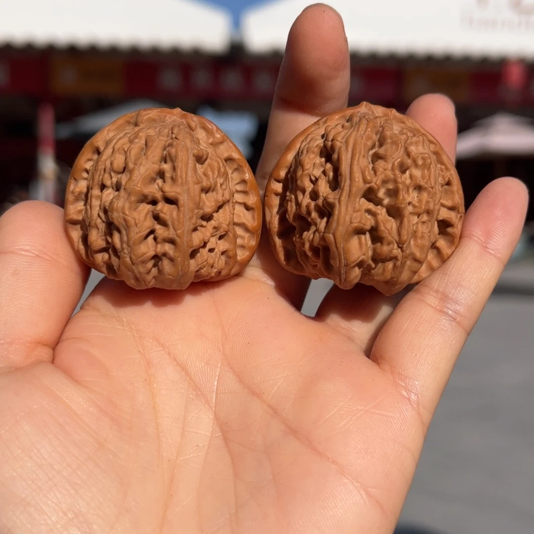 把件文玩核桃白狮子核桃