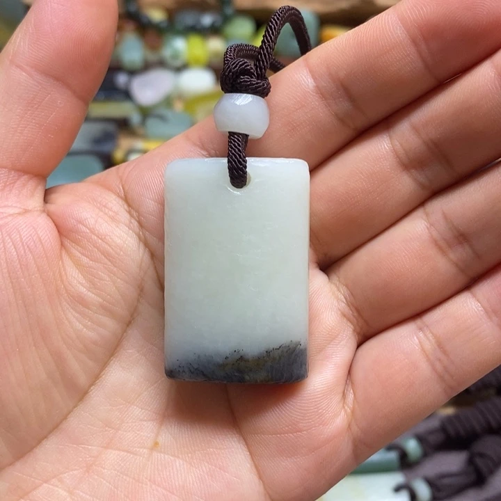 蛇纹石玉未镶嵌挂件