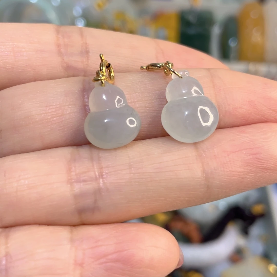 翡翠未镶嵌颈饰一对立体葫芦