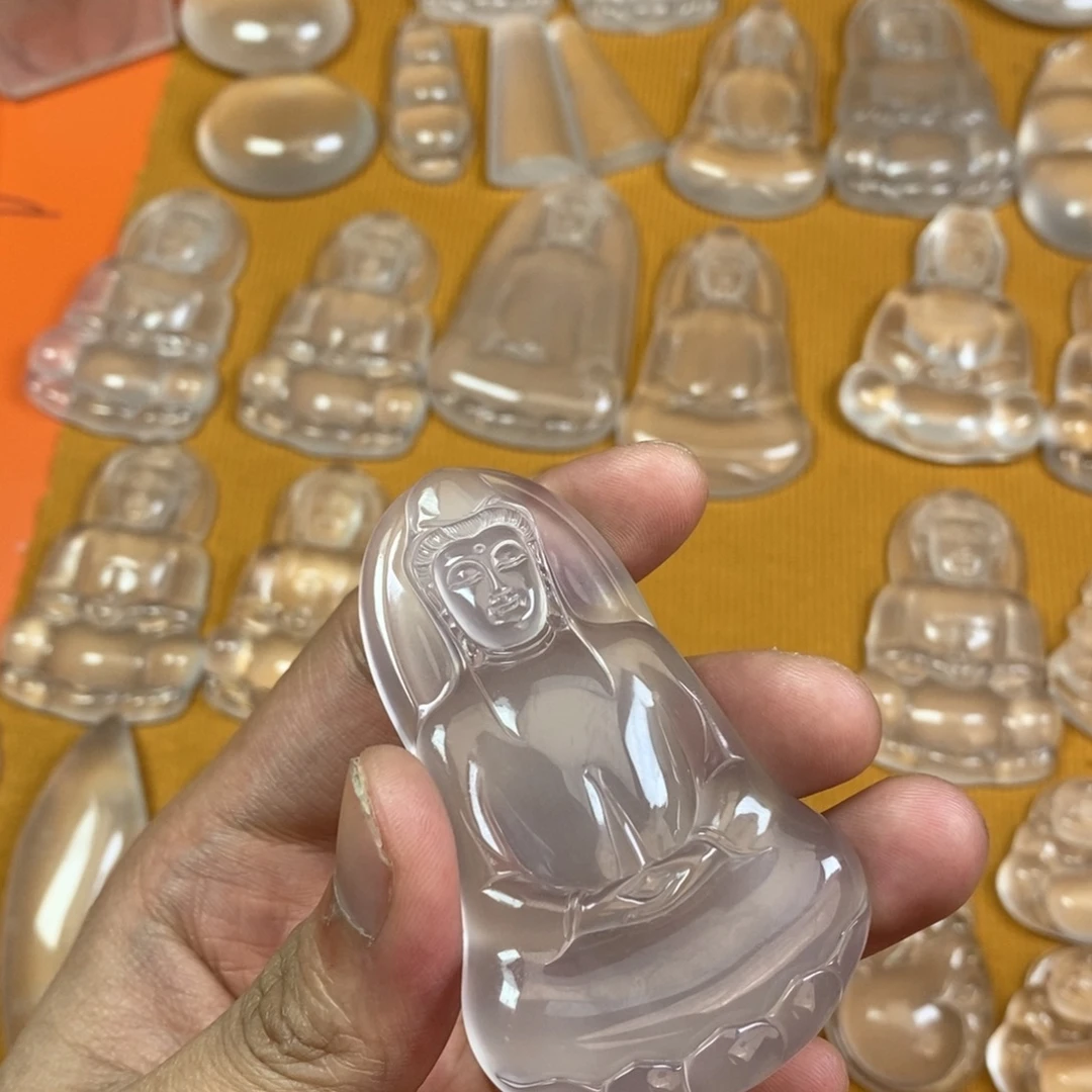 云***清颈饰未镶嵌石英质玉