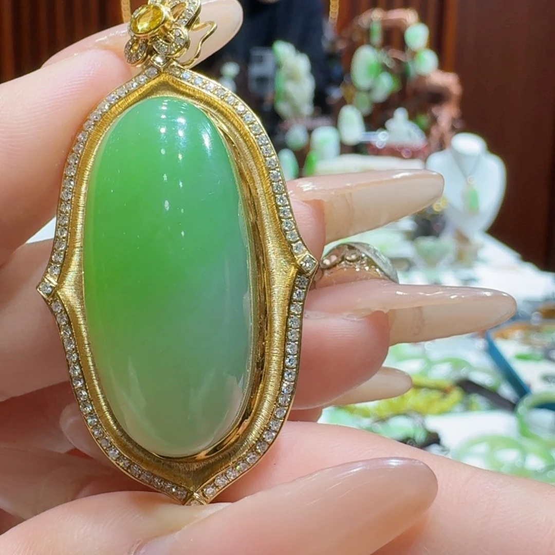 和田玉翠青浓翠18K金镶嵌