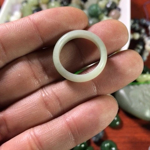 未镶嵌手链和田玉（糖玉）s**?