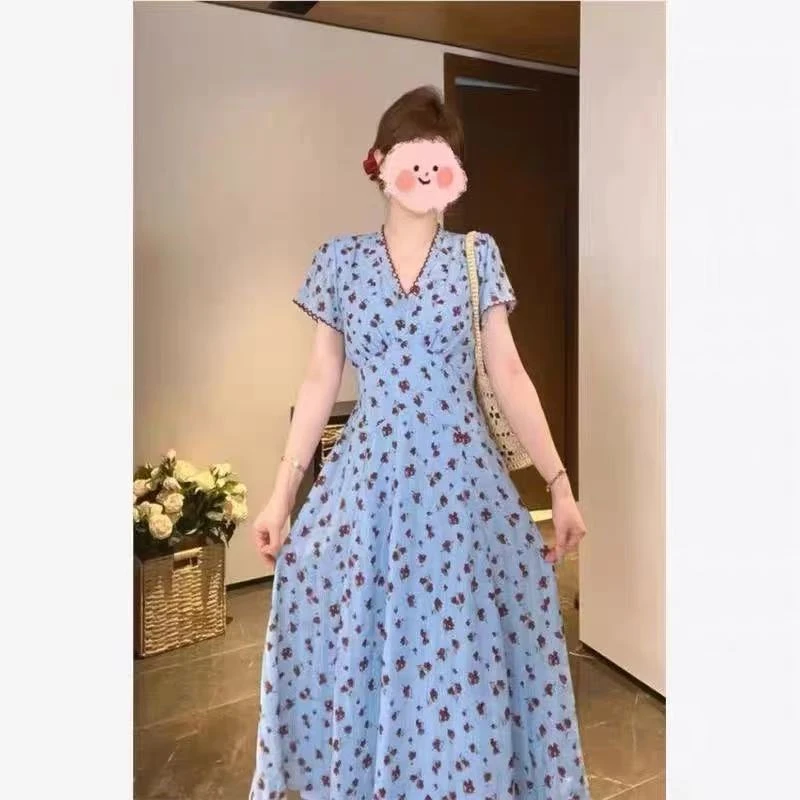 2025年夏季新款常规连衣裙碎花V领韩版A字裙