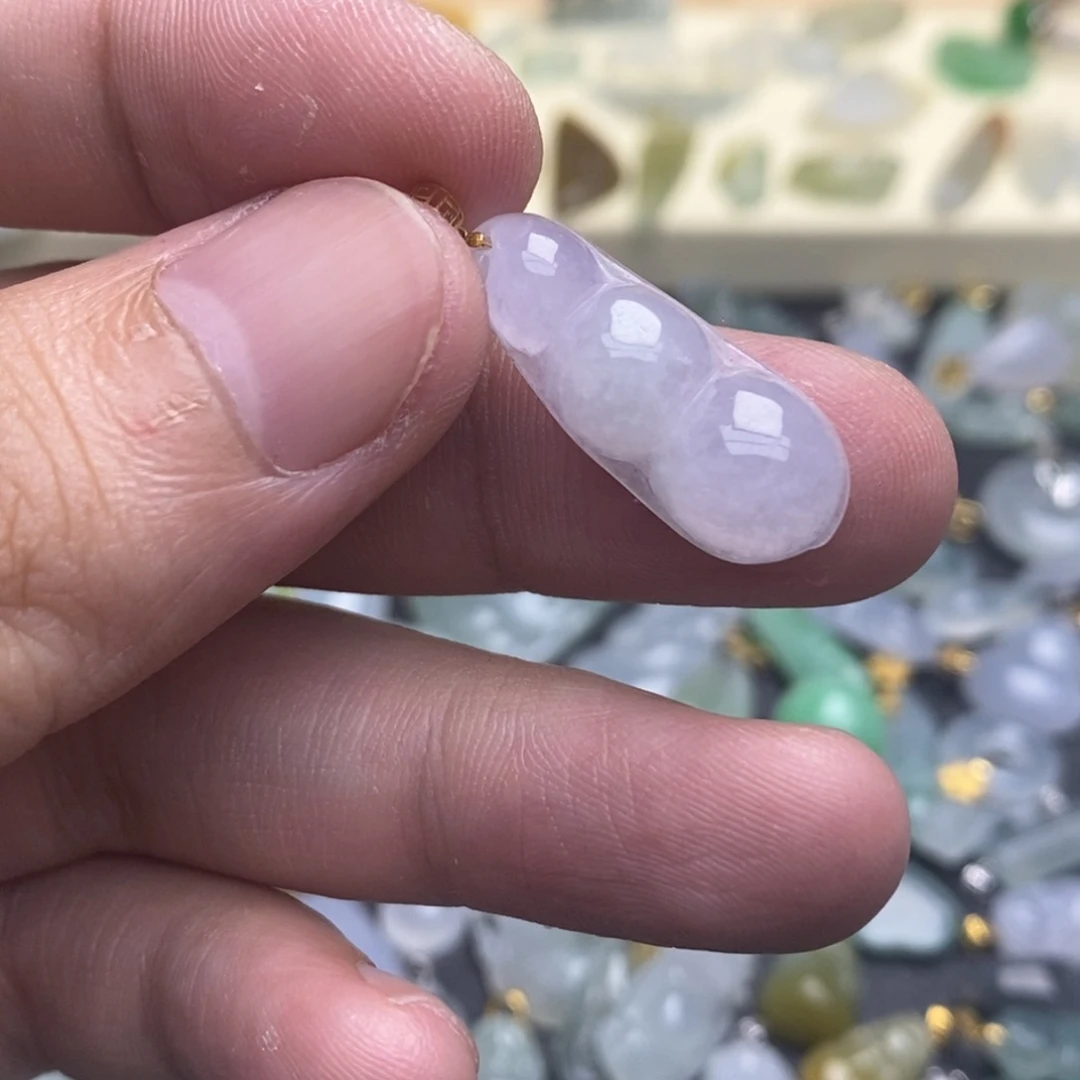翡翠18K金镶嵌吊坠(不含链)豆子