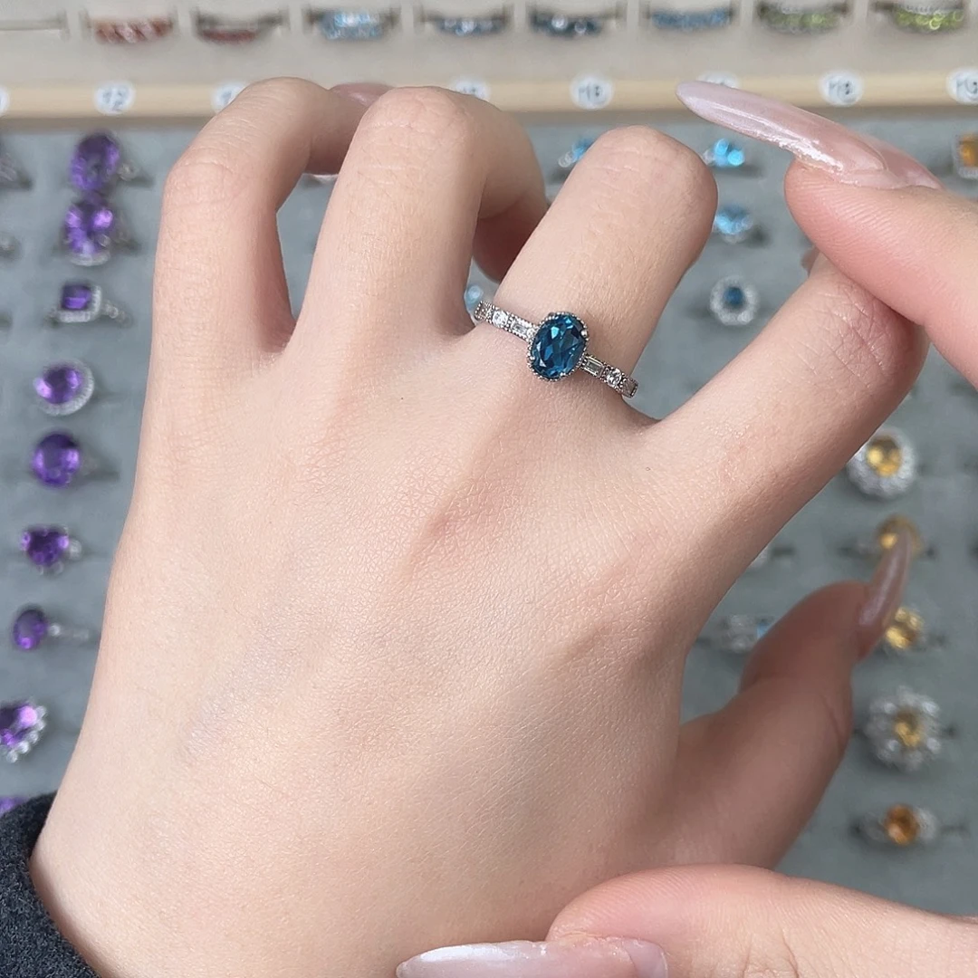 托帕石戒指银S925镶嵌简约款伦敦蓝