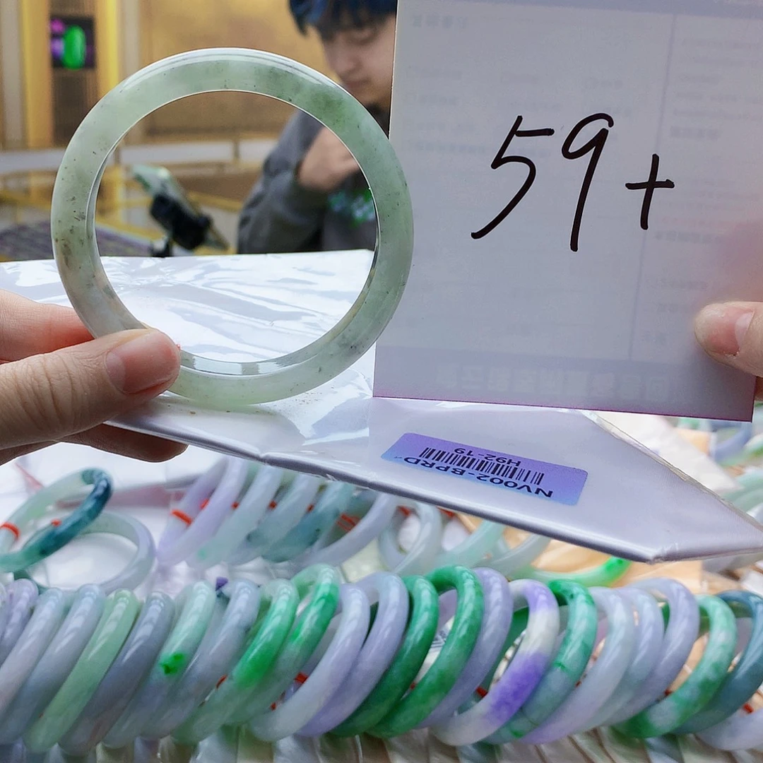 翡翠未镶嵌手镯jjk