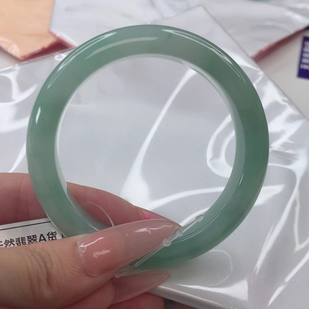 翡翠手镯（贵妃镯）未镶嵌54.5-56