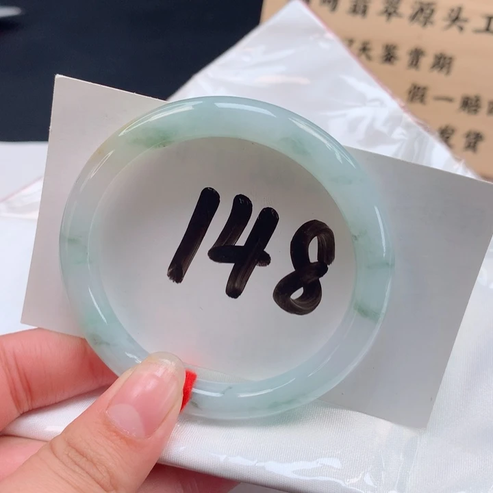 翡翠手镯（圆镯）未镶嵌美人条53.54
