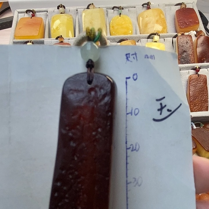 琥珀未镶嵌珠宝奇石