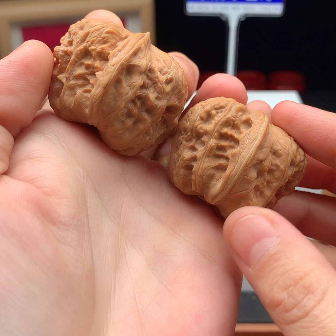 文玩核桃吊坠蝴蝶