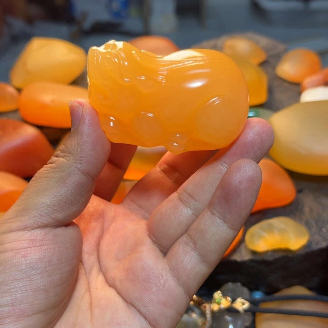 有***来石英岩玉挂件未镶嵌