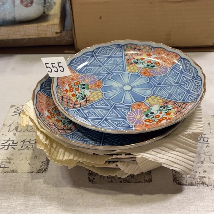 走***彩盖碗瓷器制作工艺精湛