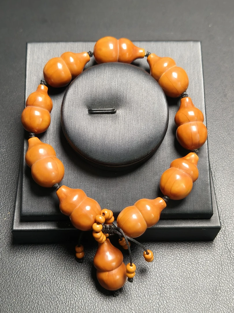 橄榄核雕刻--大葫芦