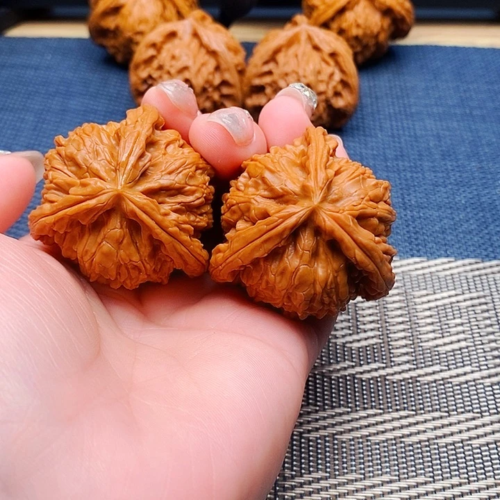 还***次文玩核桃吊坠三棱