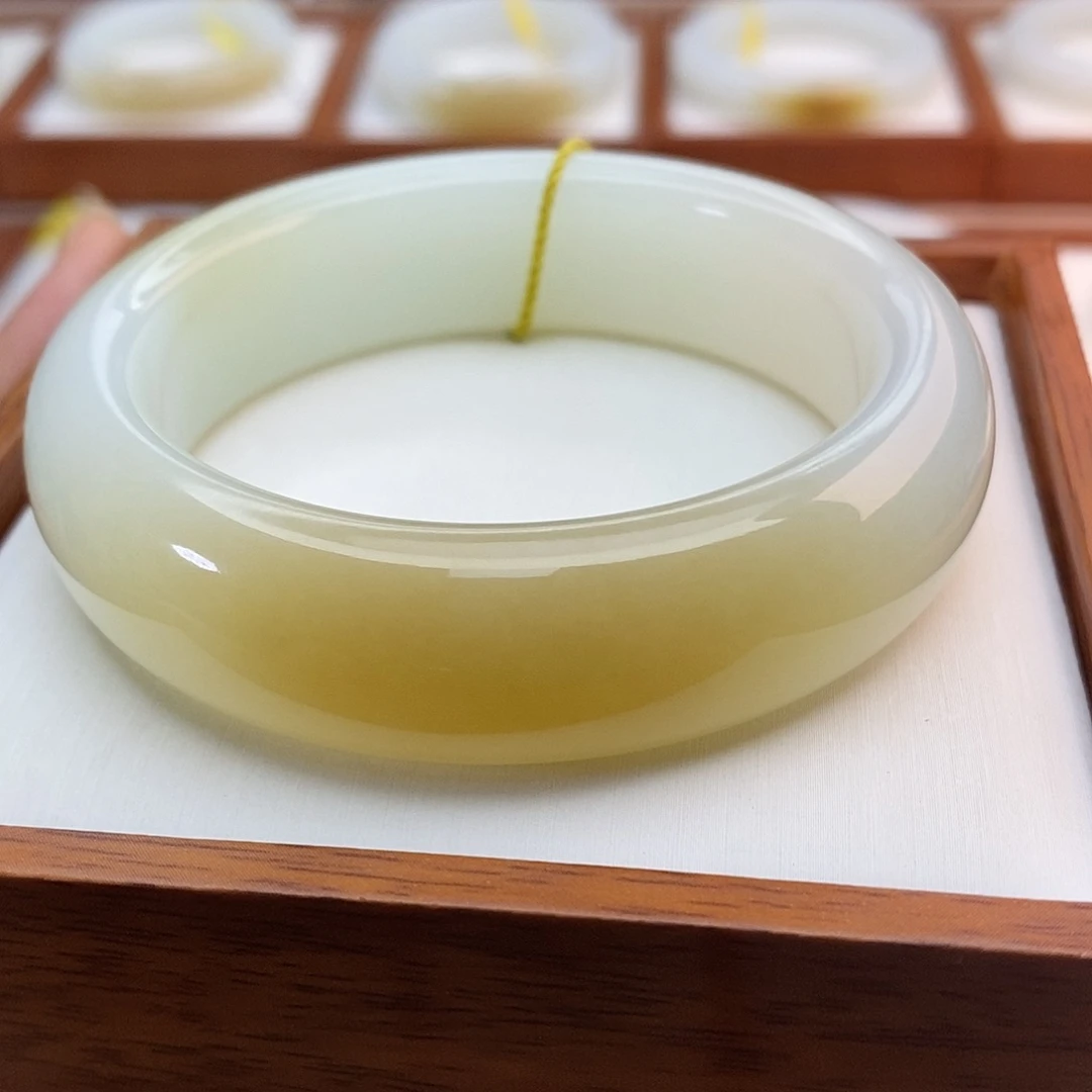 手链未镶嵌和田玉（糖玉）