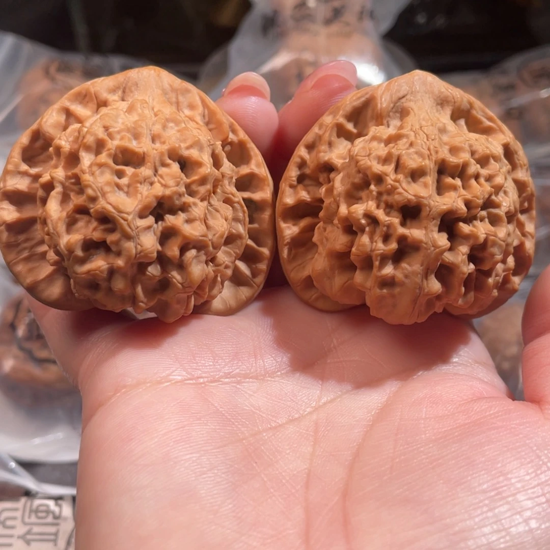 文玩核桃吊坠50.5官帽
