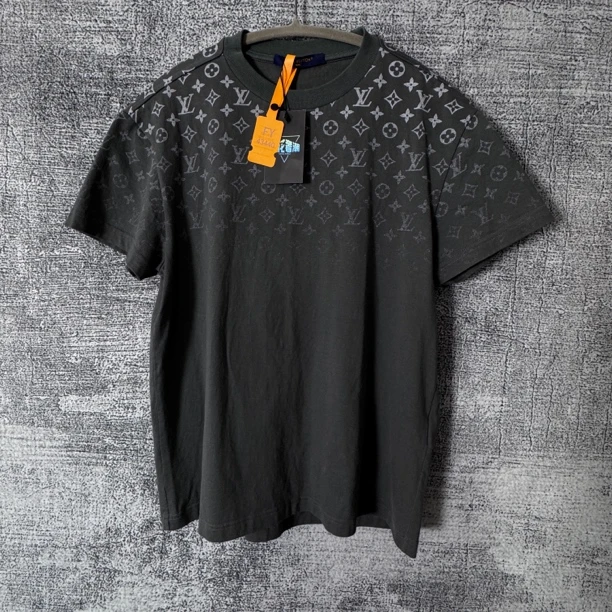99新 LouisVuitton/路易威登 Logo图案渐变印花圆领短袖灰色/xs码