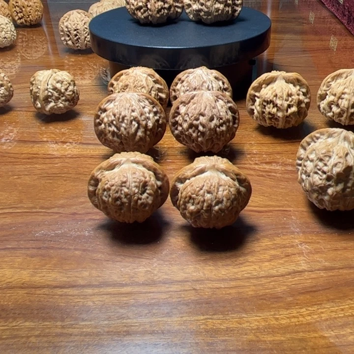 文玩核桃把件经典血麒麟