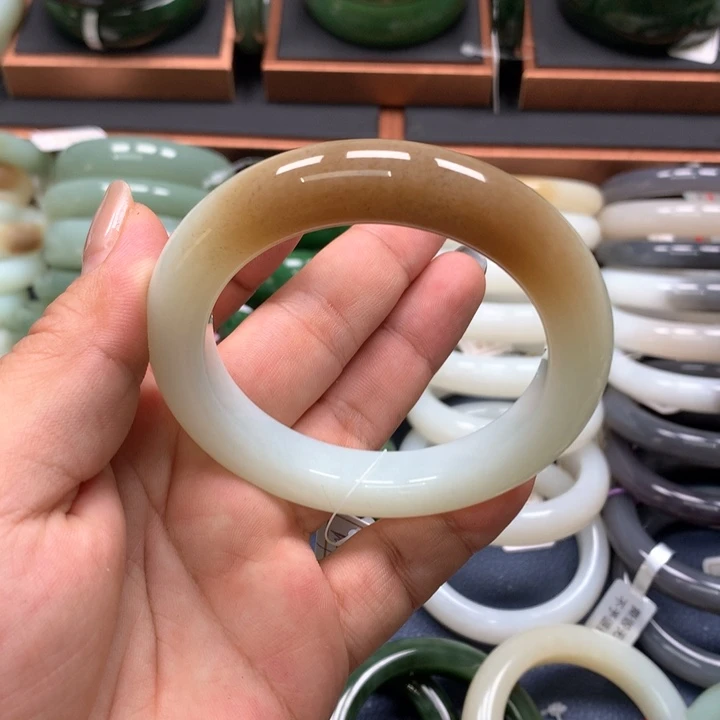 【闪购商品】未镶嵌手镯和田玉
