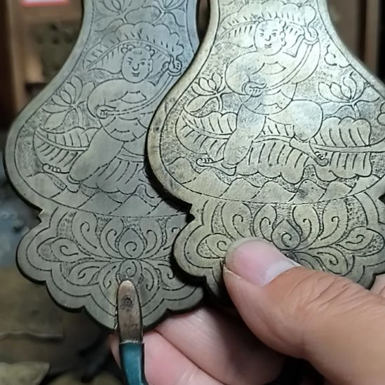 小***哥硅胶帐钩一对，包浆自然