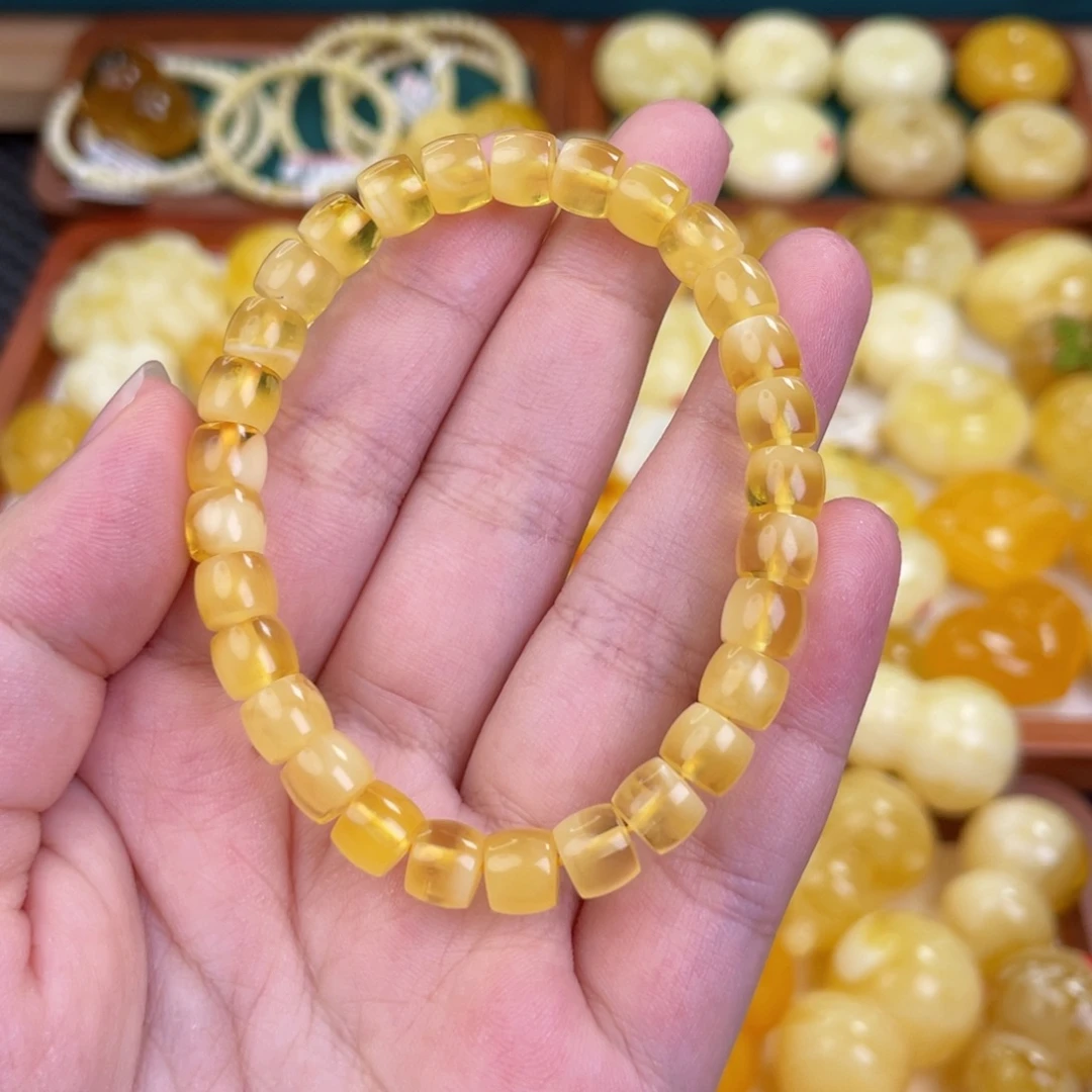 未镶嵌吊坠(赠链)蜜蜡