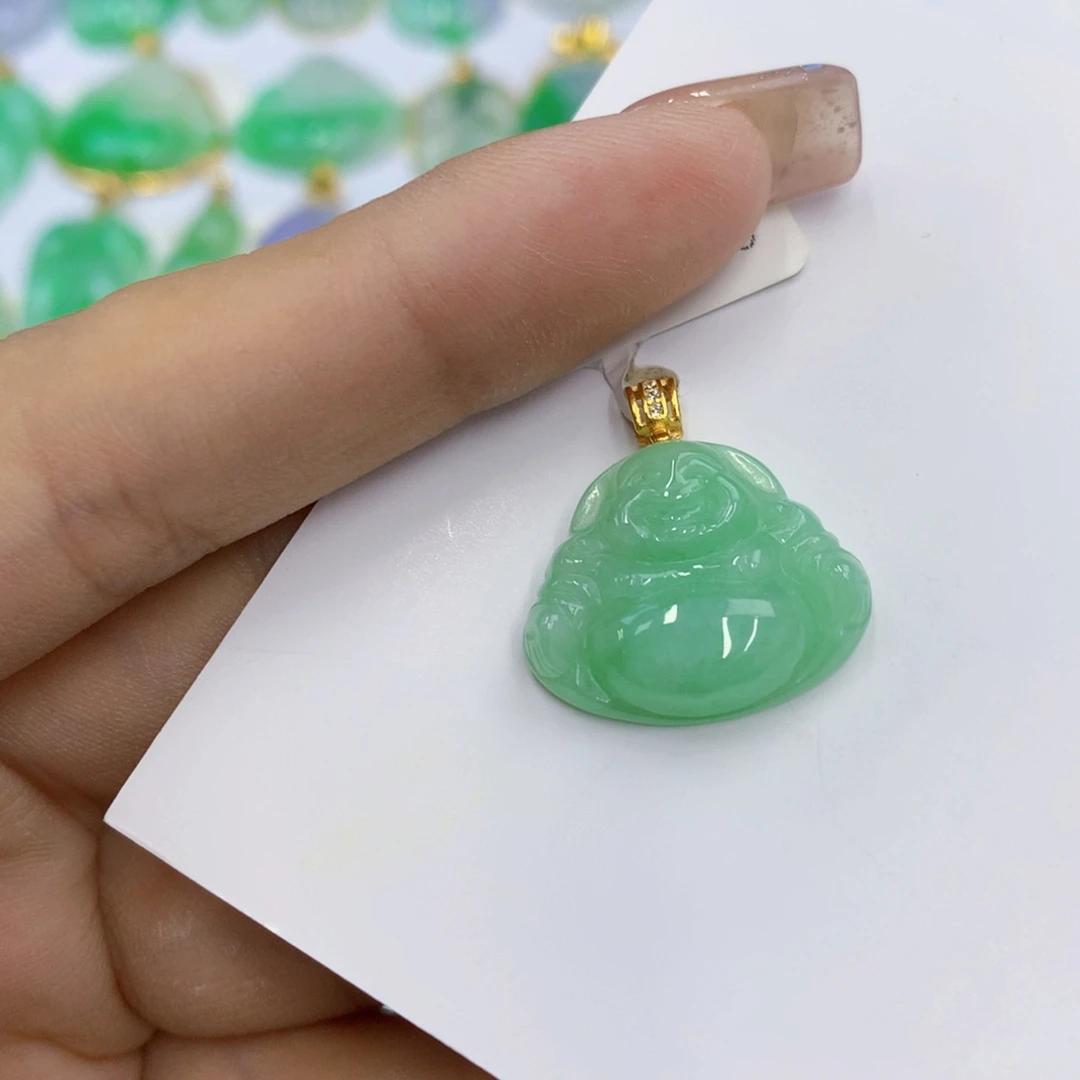 翡翠18K金镶嵌颈饰翡翠