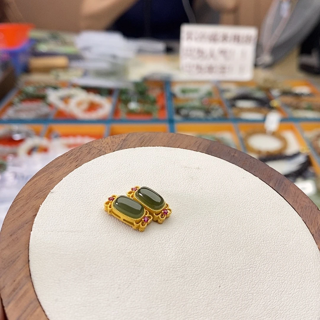 慕***慕银S925镶嵌手串和田玉A31