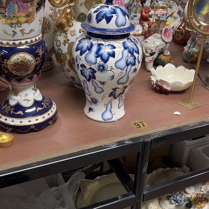 瓷片瑕。。。。。。。？。。。。。。？？