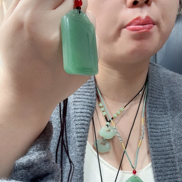 石英质玉未镶嵌颈饰