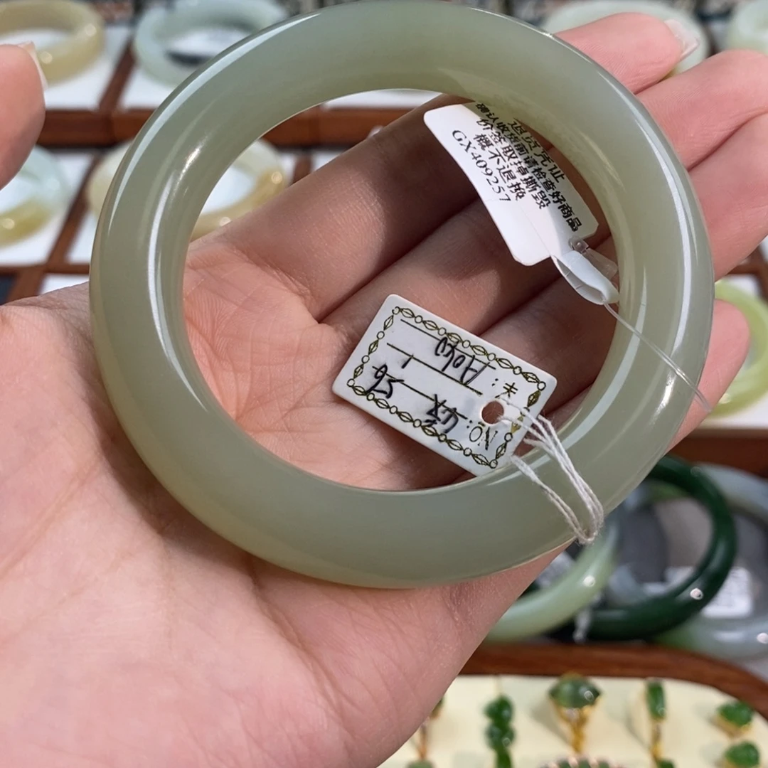 和田玉未镶嵌手镯晴提葡萄肉圆条56/57