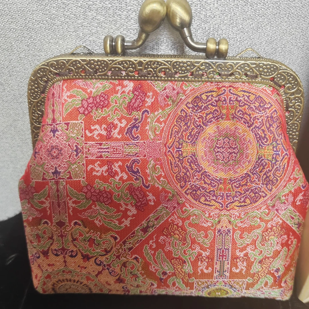 桑蚕丝八达运零钱包，纯手工制作  默认微瑕  no退no换