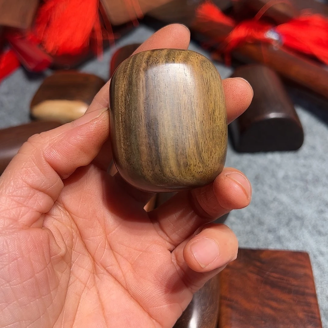 交趾黄檀（大红酸枝）鸿*