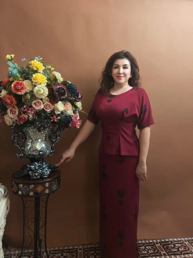 时尚设计师艾缇莱斯套装